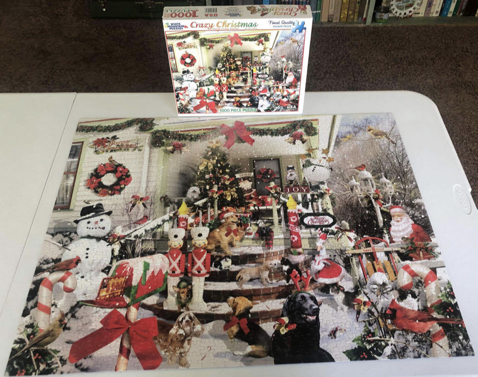 Crazy Christmas* - White Mountain puzzle collectible [Barcode 724819255726] - Main Image 3