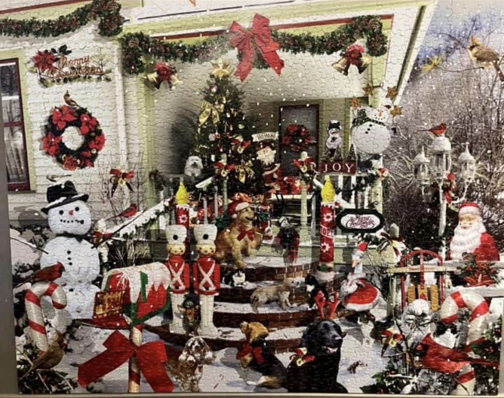 Crazy Christmas* - White Mountain puzzle collectible [Barcode 724819255726] - Main Image 4