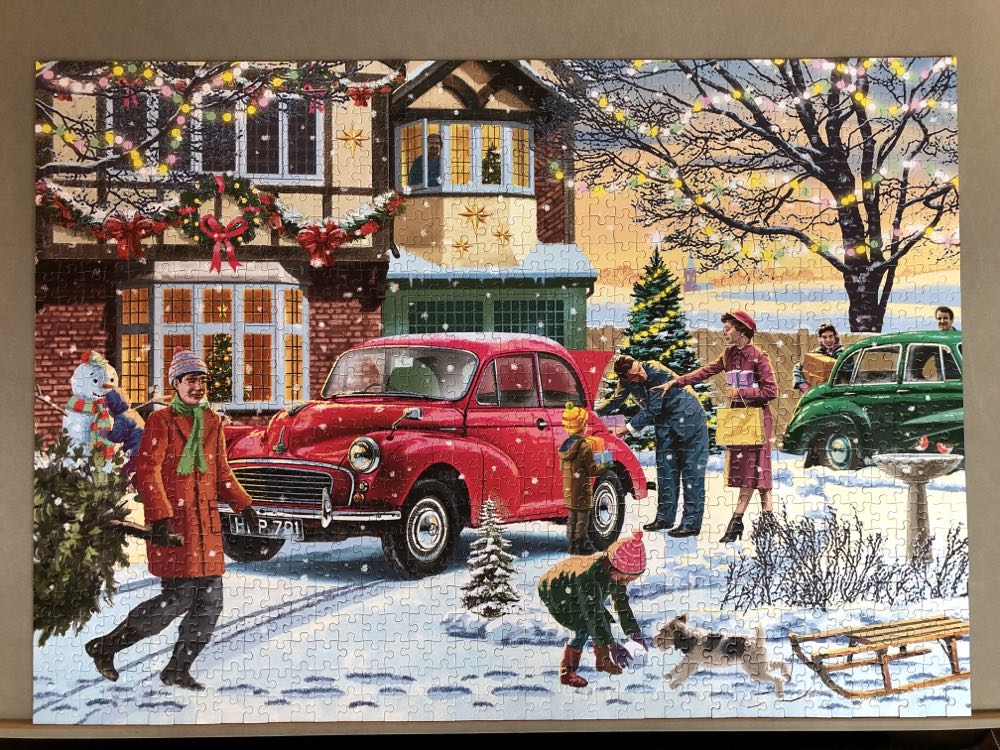Family Time At Christmas - Falcon de luxe puzzle collectible [Barcode 8710126112694] - Main Image 3
