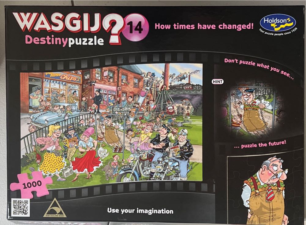 Wasgij Destiny 14 - How Times Have Changed - Holdson puzzle collectible [Barcode 9414131095643] - Main Image 2