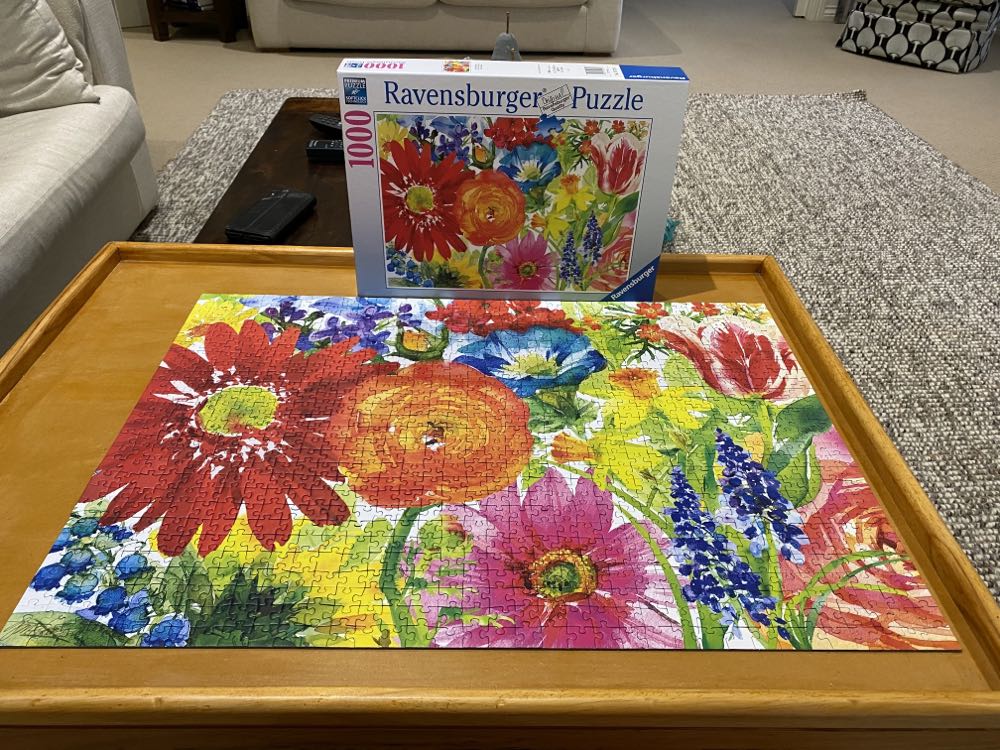 Abundant Blooms - Ravensburger puzzle collectible [Barcode 4005556197293] - Main Image 2