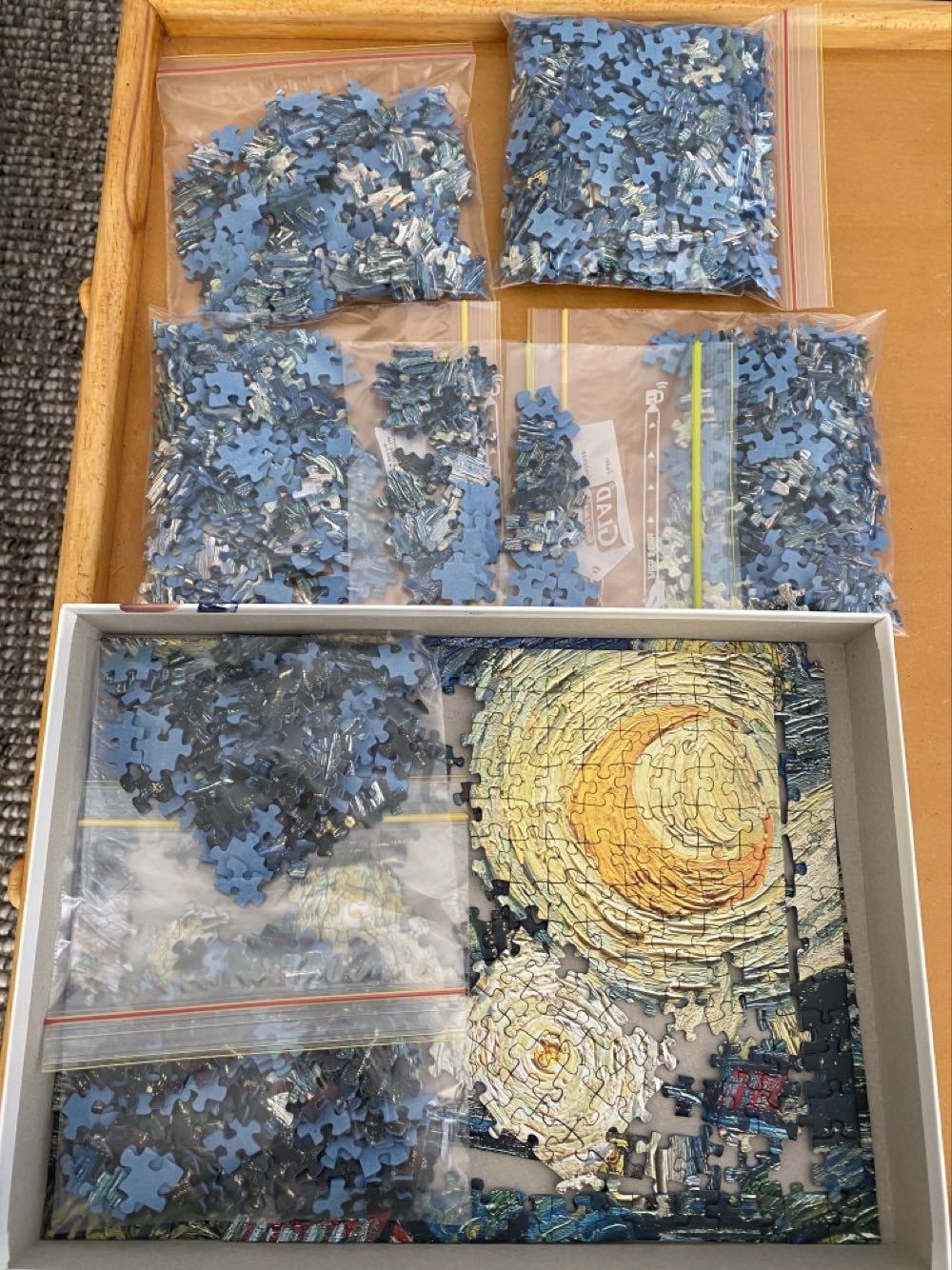 Vincent Van Gogh: Starry Night - Ravensburger puzzle collectible [Barcode 4005556162079] - Main Image 2
