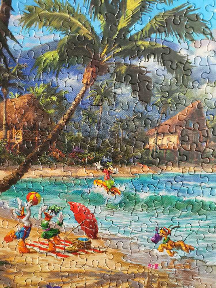 Mickey & Minnie In Hawaii (UV) 🧩 - Ceaco puzzle collectible [Barcode 021081291538] - Main Image 4