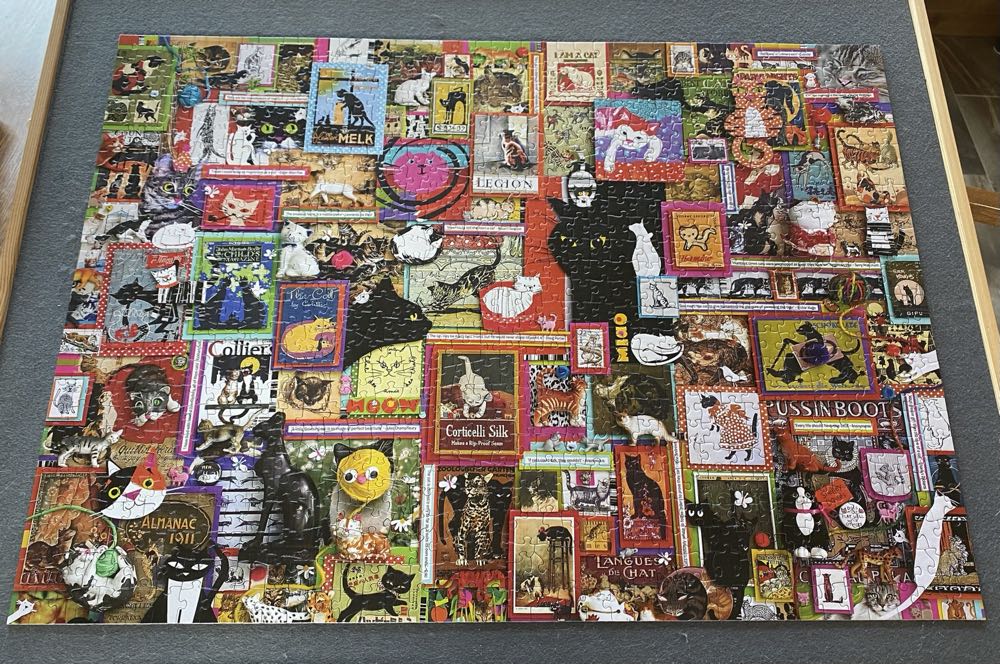 Catsville - Cobble Hill puzzle collectible [Barcode 625012801676] - Main Image 3