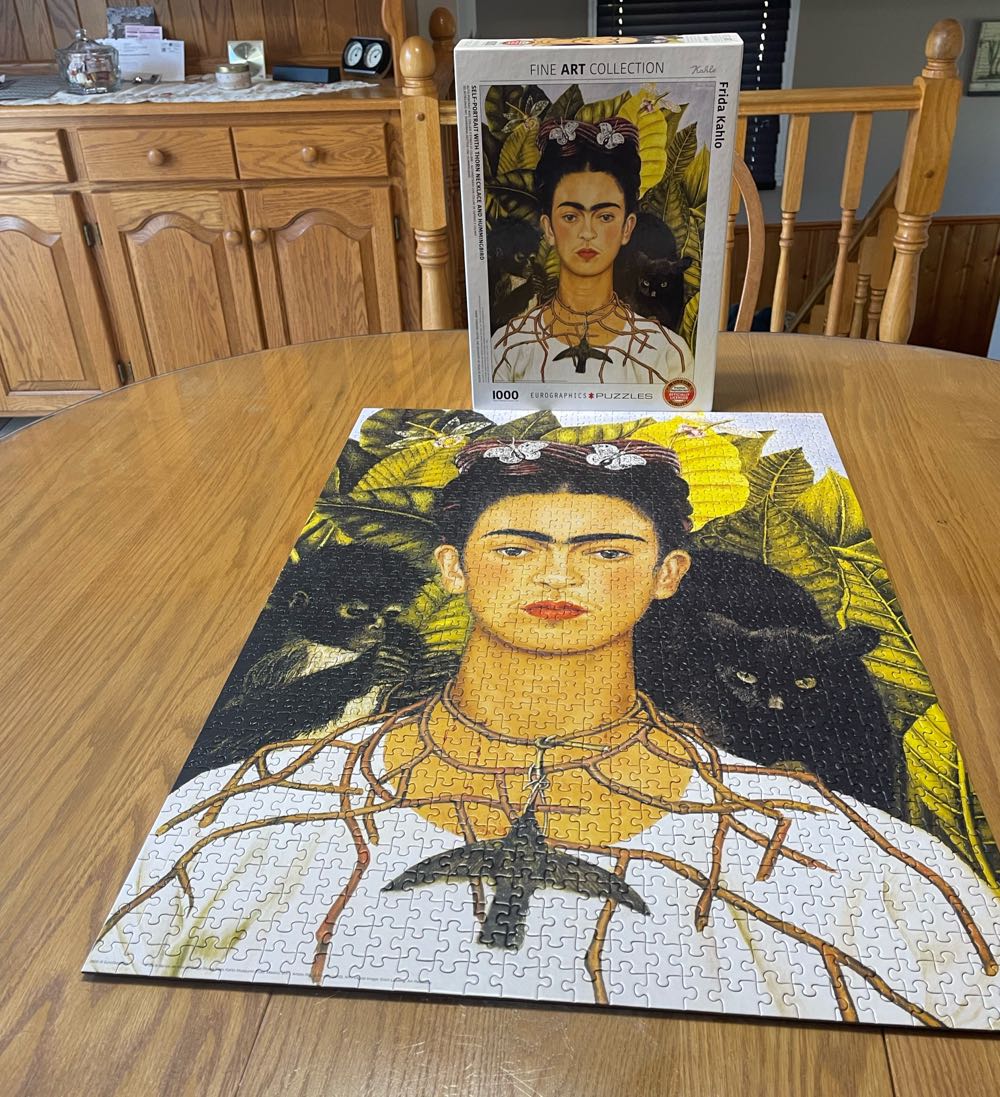 Self-Portrait with Thorn Necklace and Hummingbird - Eurographics puzzle collectible [Barcode 628136608022] - Main Image 3