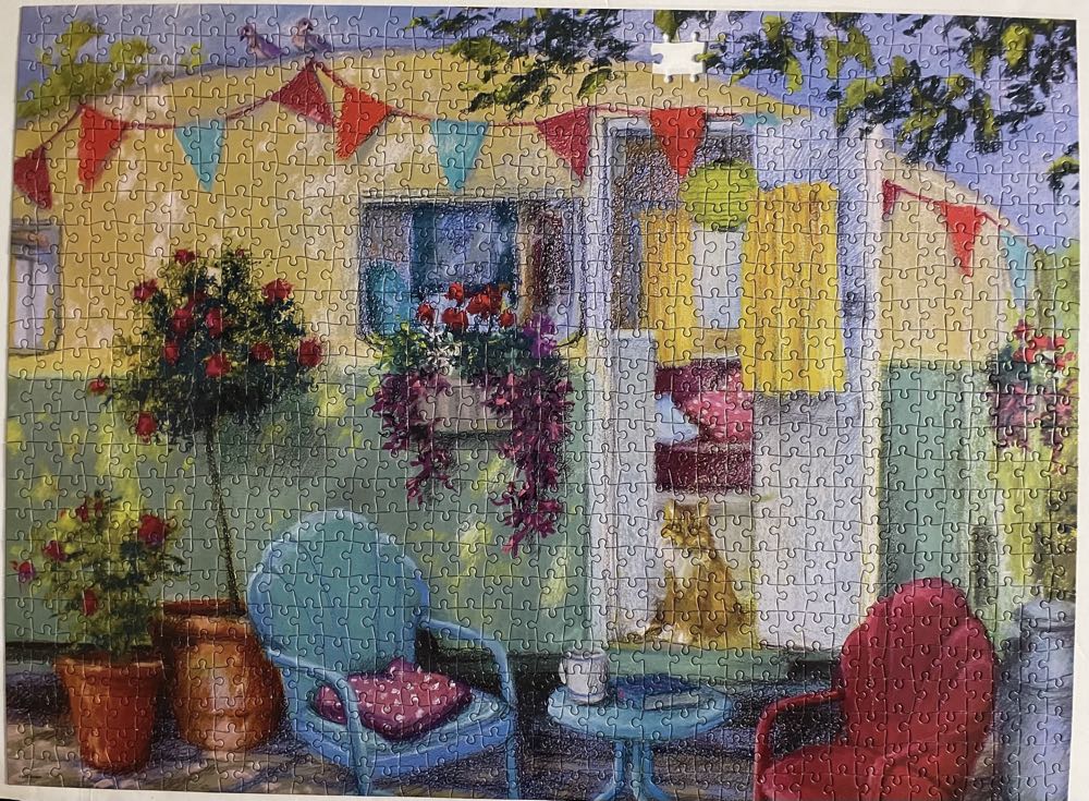 Vintage Camper - MB Puzzles puzzle collectible [Barcode 778988160343] - Main Image 2