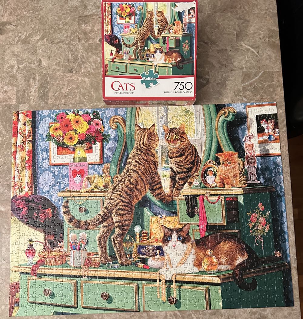 Picture Purrfect - Buffalo puzzle collectible [Barcode 079346170821] - Main Image 2