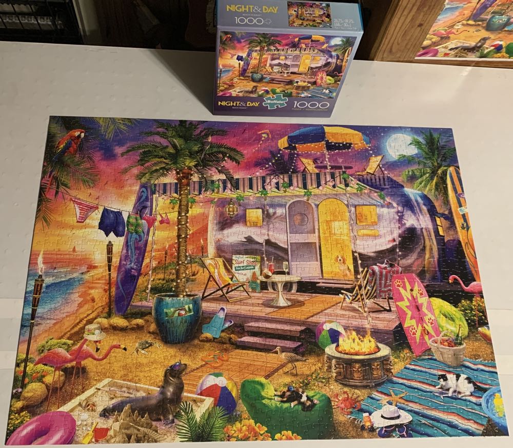 Beach Holiday - Buffalo Games puzzle collectible [Barcode 079346118618] - Main Image 3
