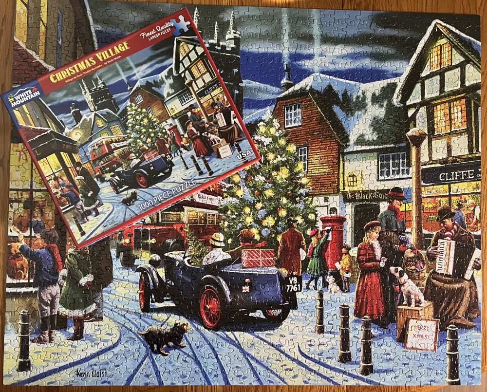Christmas Village - White Mountain 🇺🇸 puzzle collectible [Barcode 724819263035] - Main Image 3