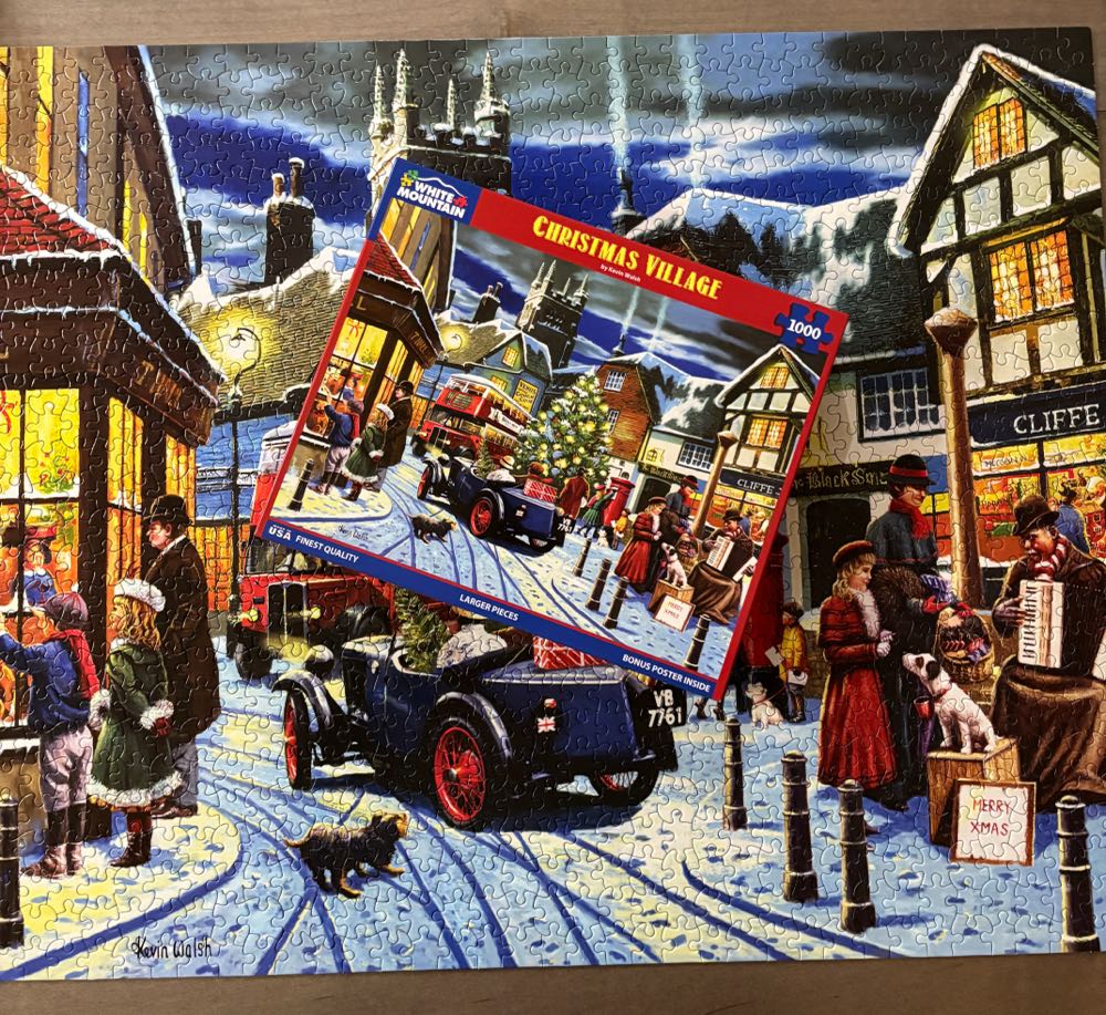 Christmas Village - White Mountain 🇺🇸 puzzle collectible [Barcode 724819263035] - Main Image 4