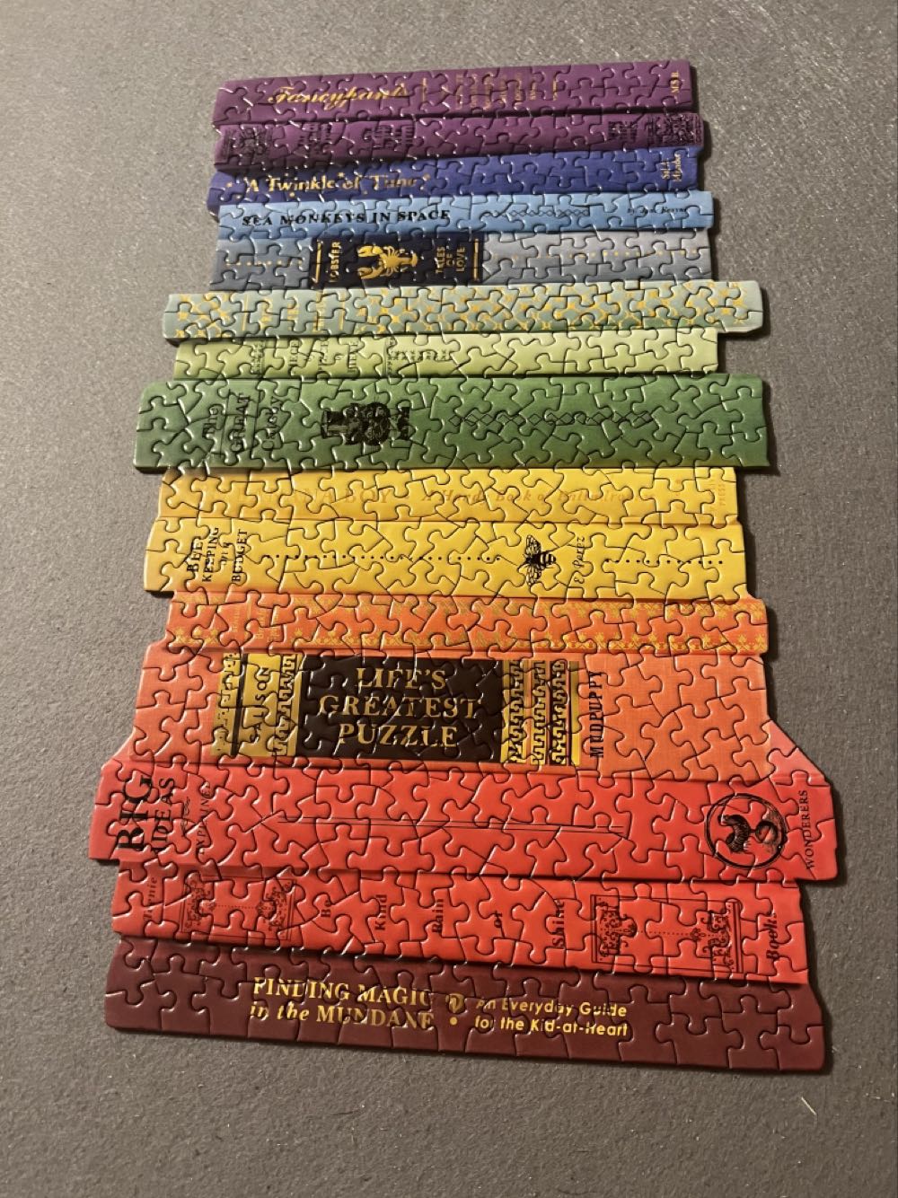 Queen Of The Stacks - Traded - Galison puzzle collectible [Barcode 9780735360136] - Main Image 3