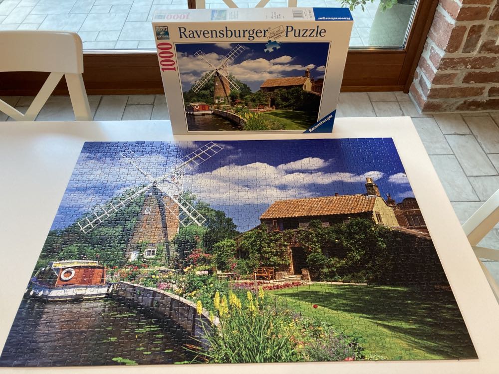 Windmill Country - Ravensburger puzzle collectible [Barcode 4005556157860] - Main Image 2