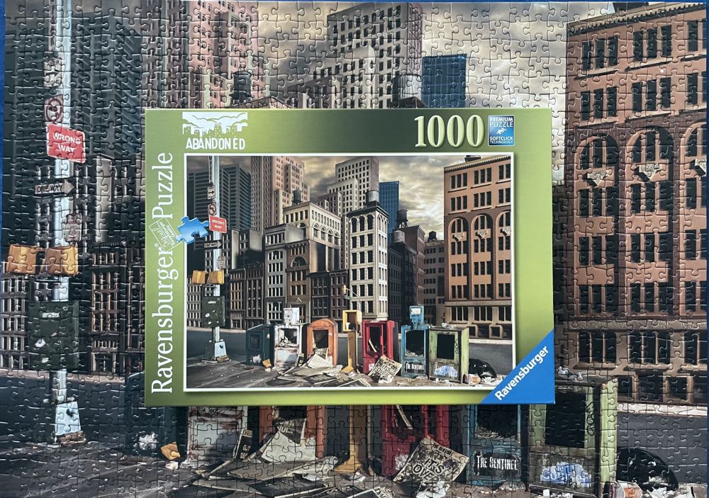 Lost Empire - Ravensburger puzzle collectible - Main Image 3