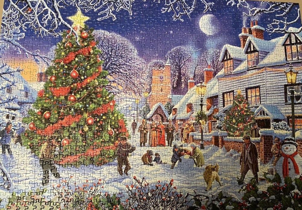 The Village Christmas Tree - Gibsons puzzle collectible [Barcode 5012269062243] - Main Image 3