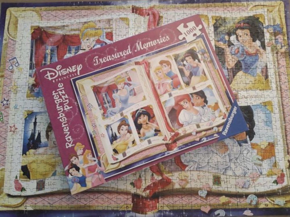 Treasured Memories - Ravensburger puzzle collectible [Barcode 4005556153725] - Main Image 3