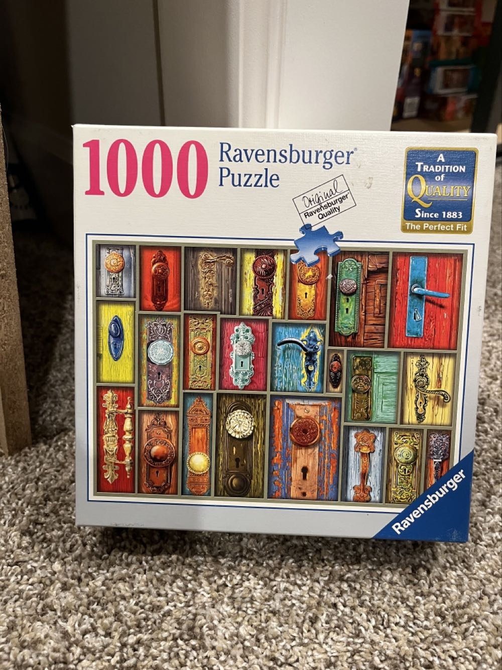 Antique Doorknobs - Ravensburger puzzle collectible [Barcode 4005556823581] - Main Image 2