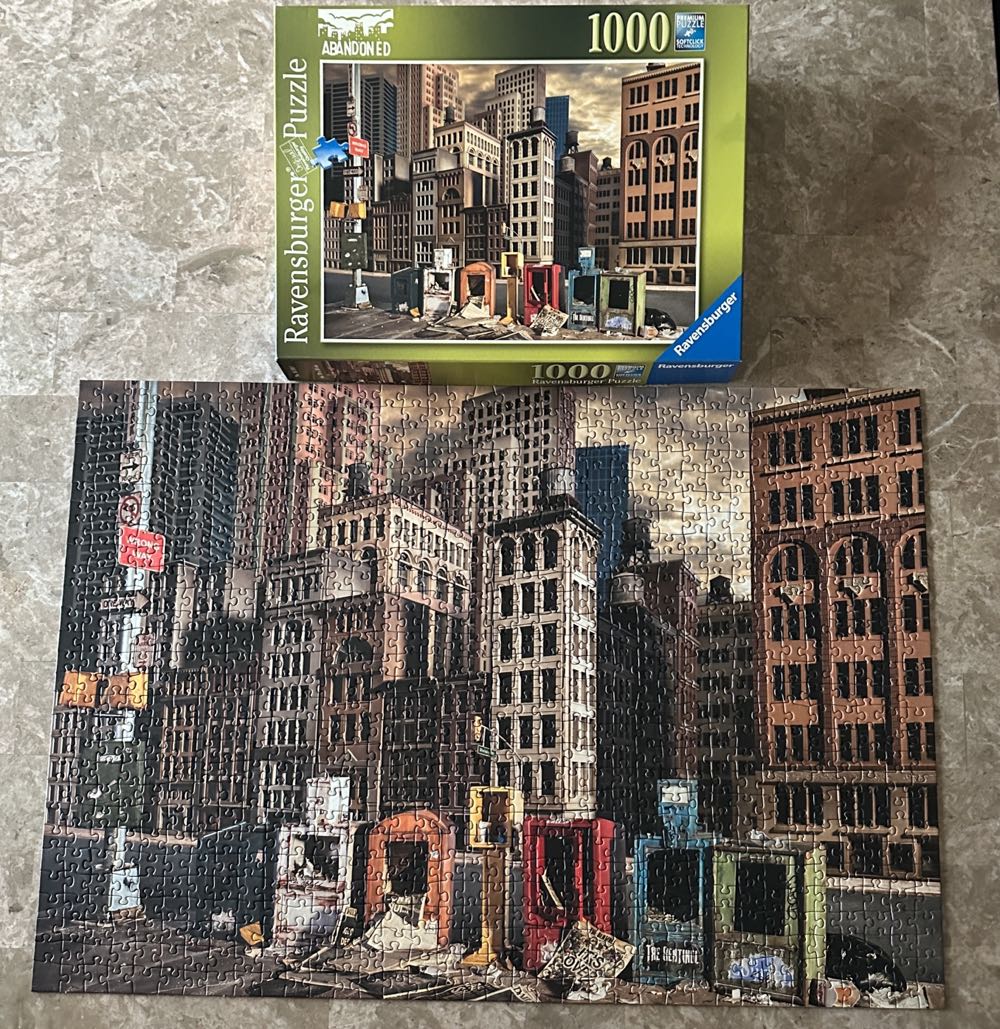 Z (SOLD) Abandoned Lost Empire - Ravensburger puzzle collectible [Barcode 4005556161881] - Main Image 2