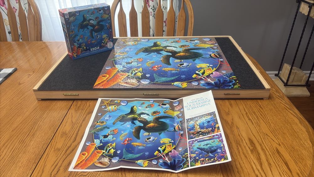 Sea Turtles Undersea - Ceaco puzzle collectible [Barcode 021081240826] - Main Image 2