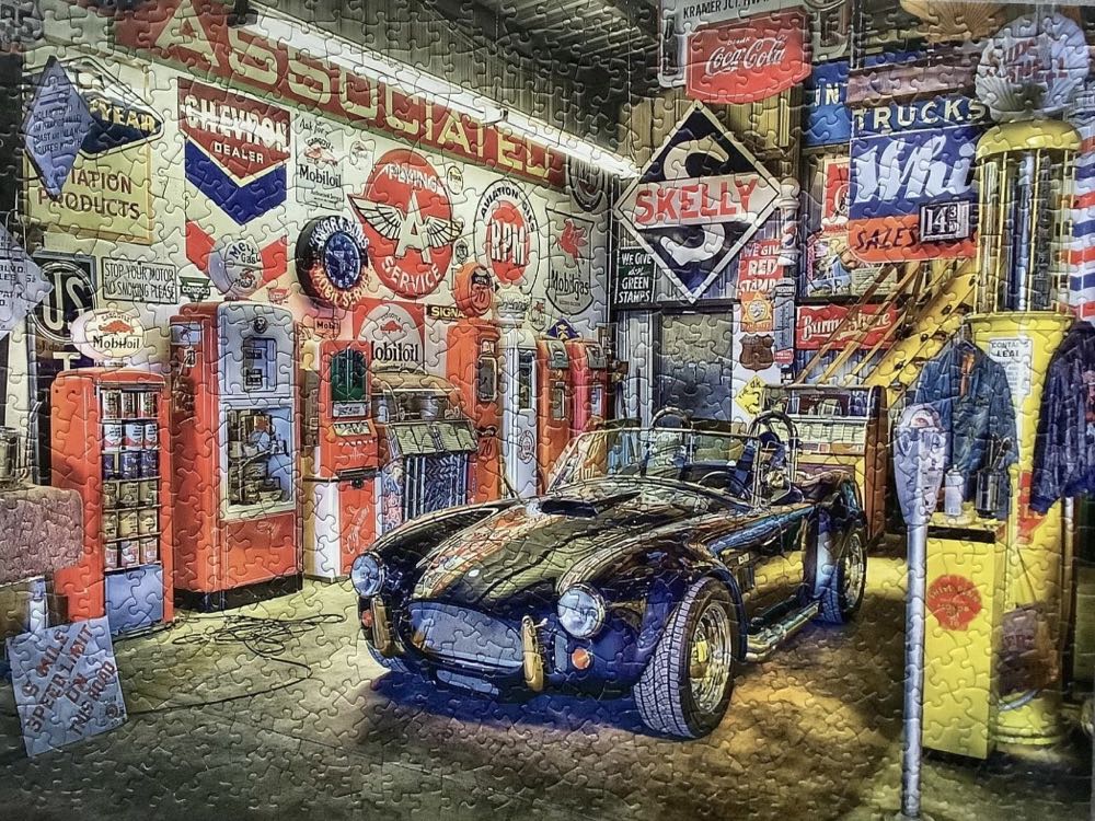 Jewel of the Garage - Master Pieces Wheels puzzle collectible [Barcode 705988318139] - Main Image 3