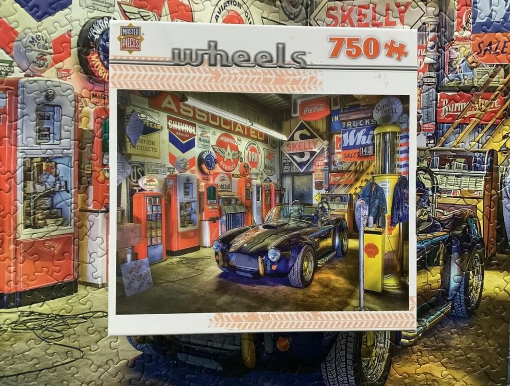 Jewel of the Garage - Master Pieces Wheels puzzle collectible [Barcode 705988318139] - Main Image 4