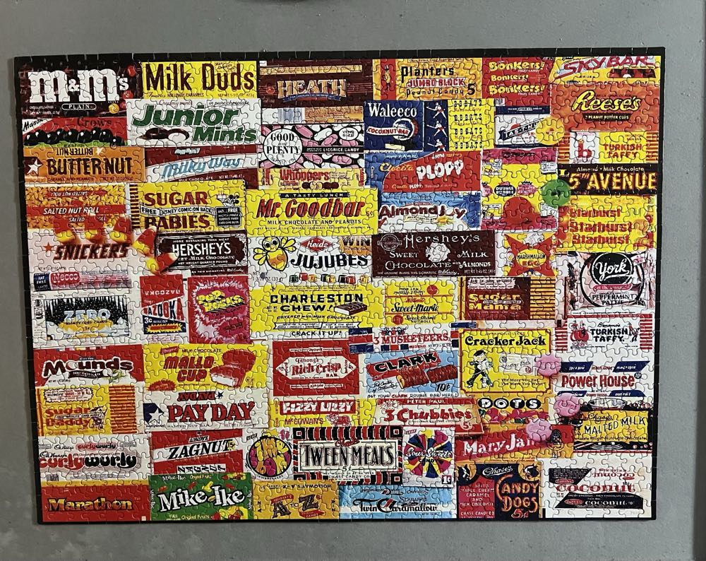 Vintage Candy Wrappers - White Mountain puzzle collectible [Barcode 724819256327] - Main Image 2