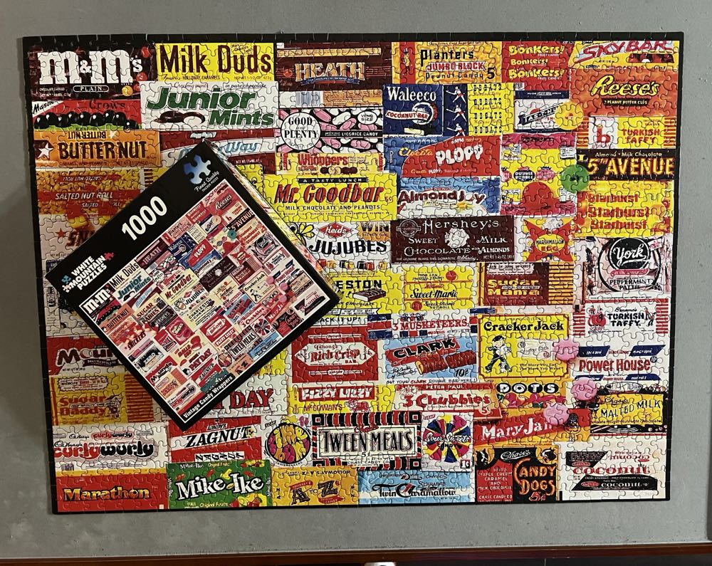 Vintage Candy Wrappers - White Mountain puzzle collectible [Barcode 724819256327] - Main Image 3