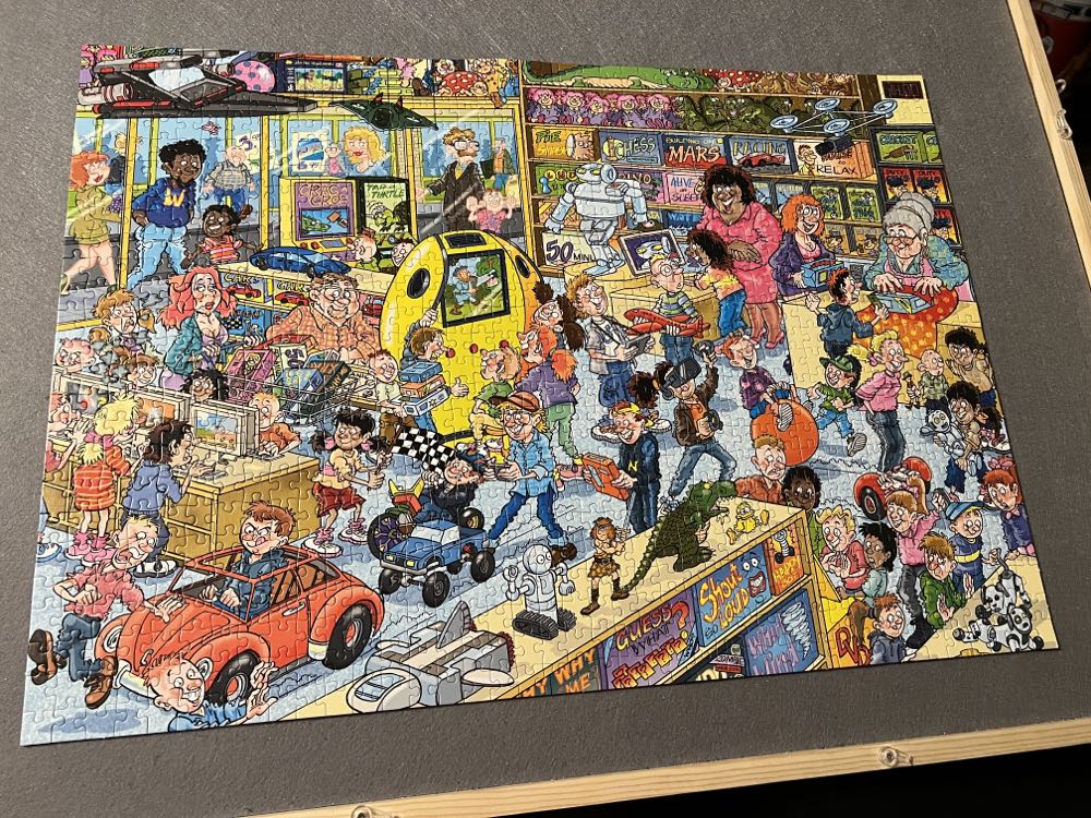 Wasgij: Destiny #20 - The Toy Shop - Wasgij Destiny puzzle collectible [Barcode 8710126191712] - Main Image 2