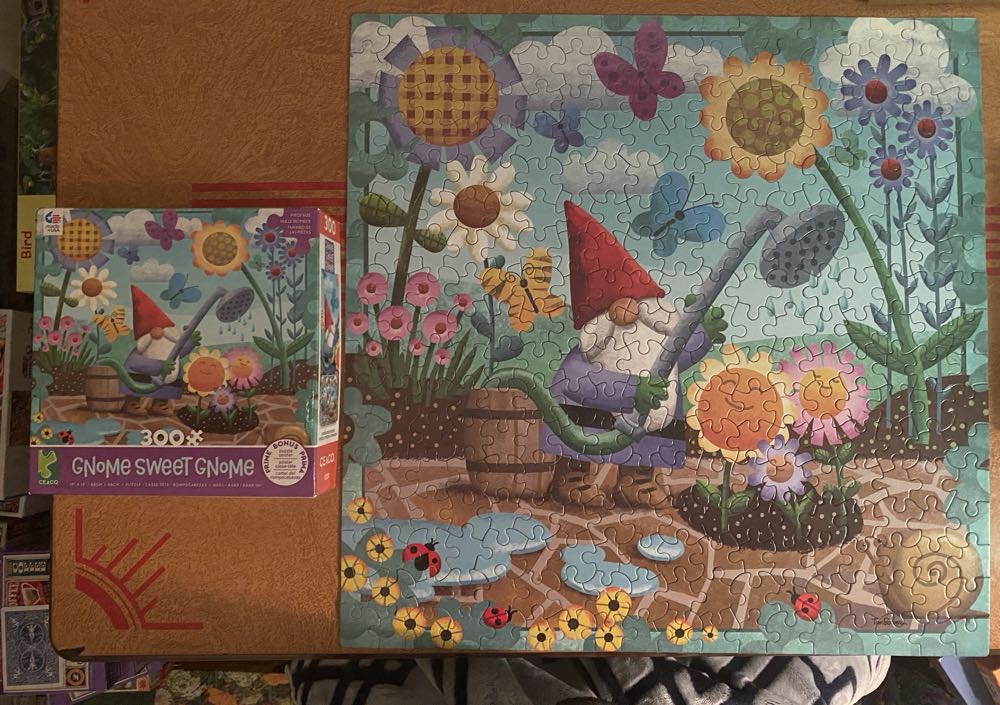 Gnome Sweet Gnome 🆕🚪 - Ceaco puzzle collectible [Barcode 021081222457] - Main Image 2