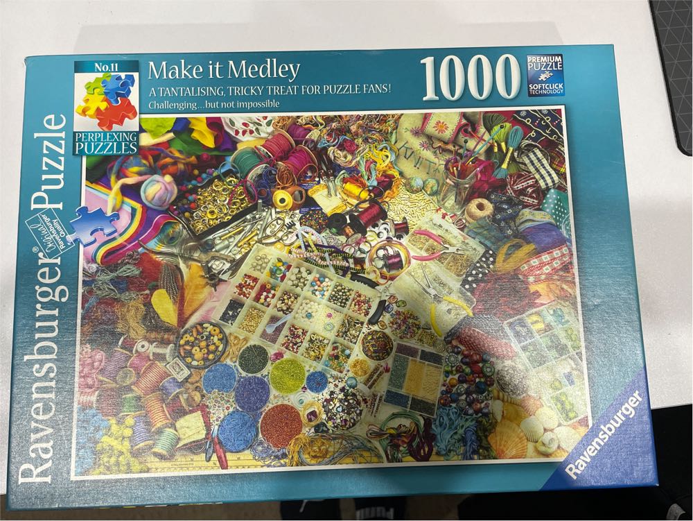 Make It Medley (Perplexing Puzzles No. 11) - Ravensburger puzzle collectible [Barcode 4005556198245] - Main Image 3