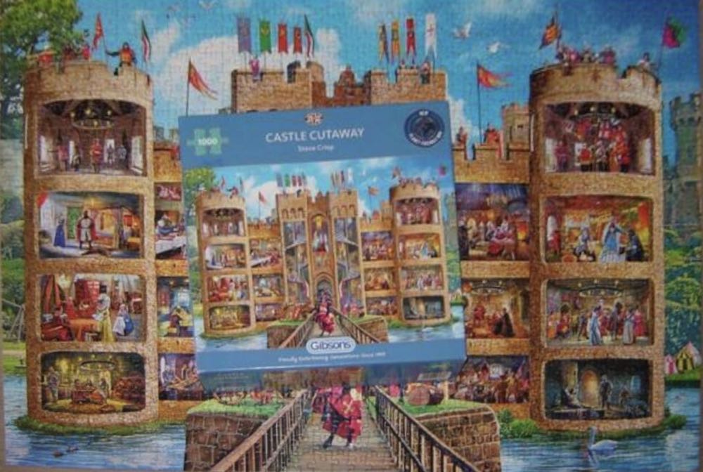 Castle Cutaway - Gibsons puzzle collectible [Barcode 5012269062892] - Main Image 4