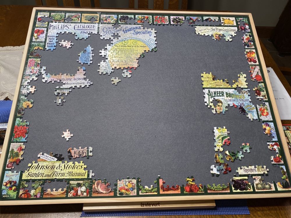 Everything For The Garden - White Mountain puzzle collectible [Barcode 724819262656] - Main Image 3