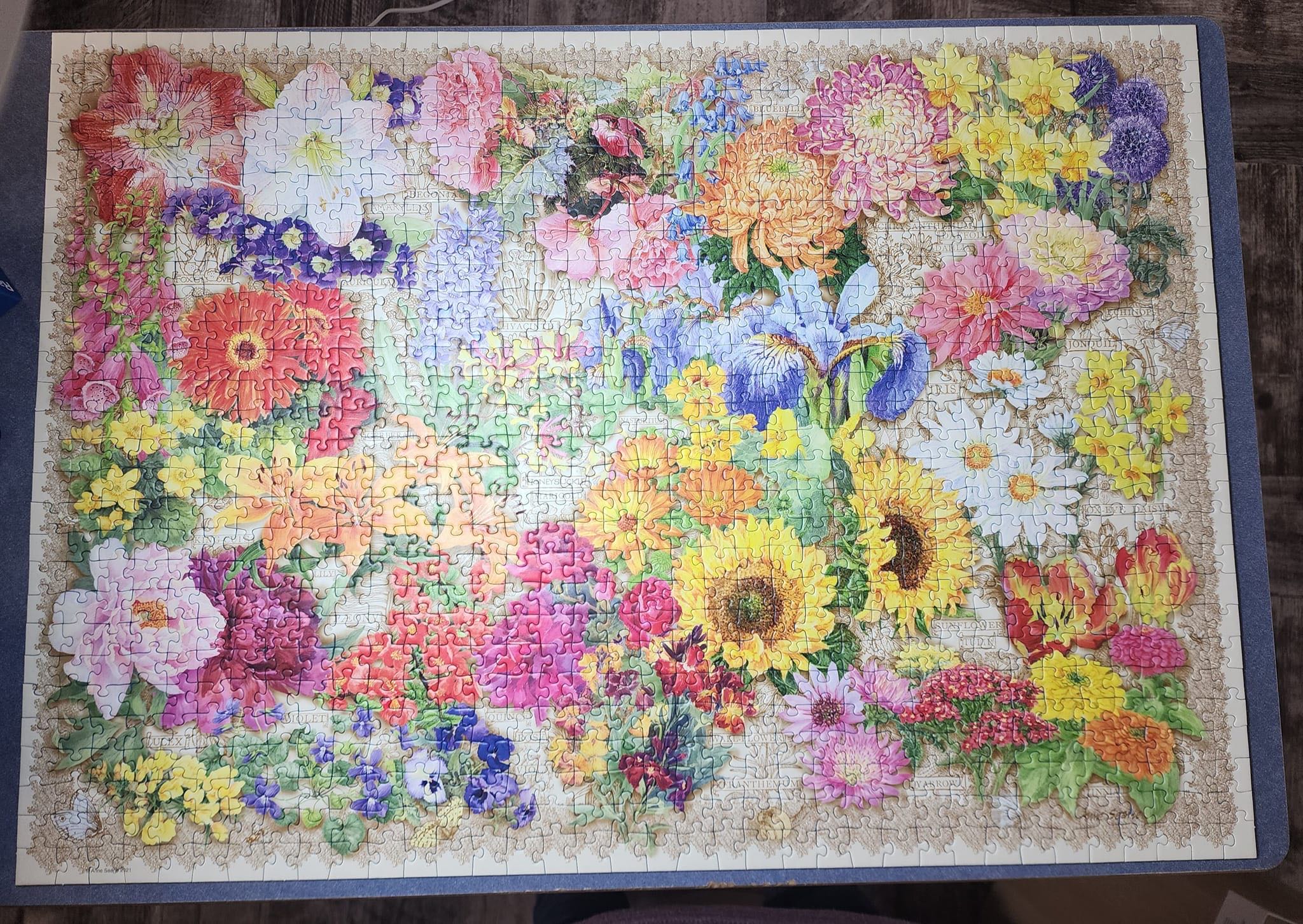 Blooming Beautiful (V) NFT - Ravensburger puzzle collectible [Barcode 4005556167623] - Main Image 3