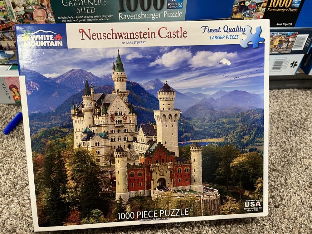 Neuschwanstein Castle - White Mountain Puzzles puzzle collectible [Barcode 724819260256] - Main Image 2