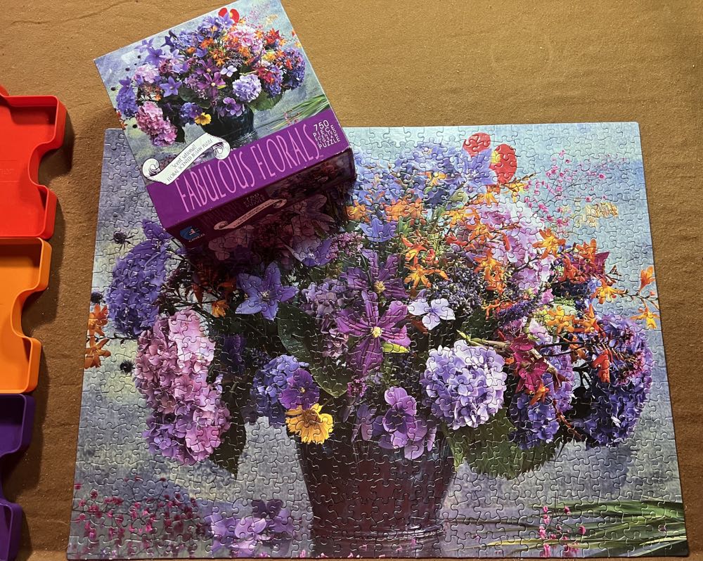 Fabulous Florals - Ceaco puzzle collectible [Barcode 021081029421] - Main Image 4