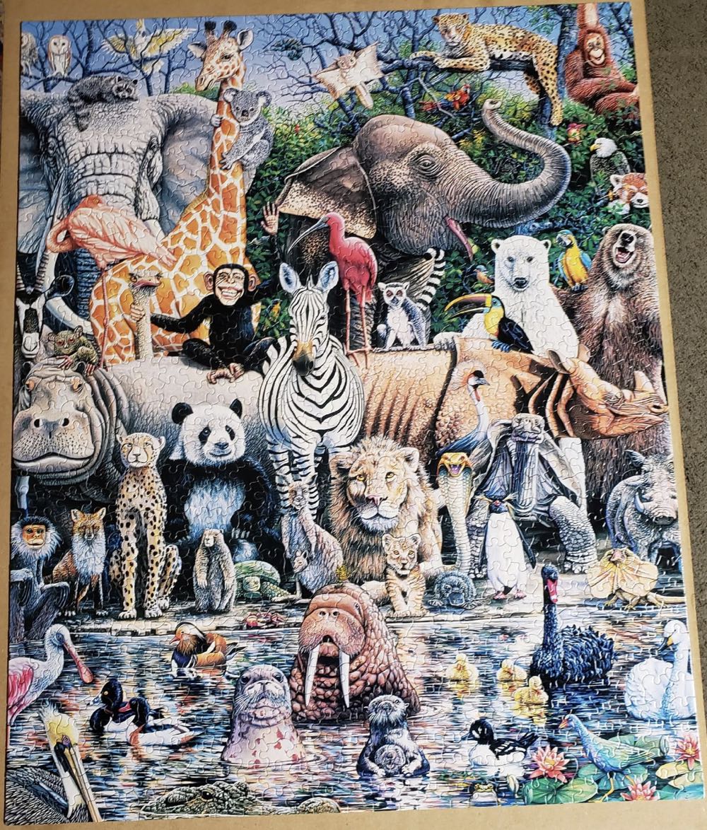 Family Reunion C🚪 📸 - White Mountain puzzle collectible [Barcode 724819252251] - Main Image 2