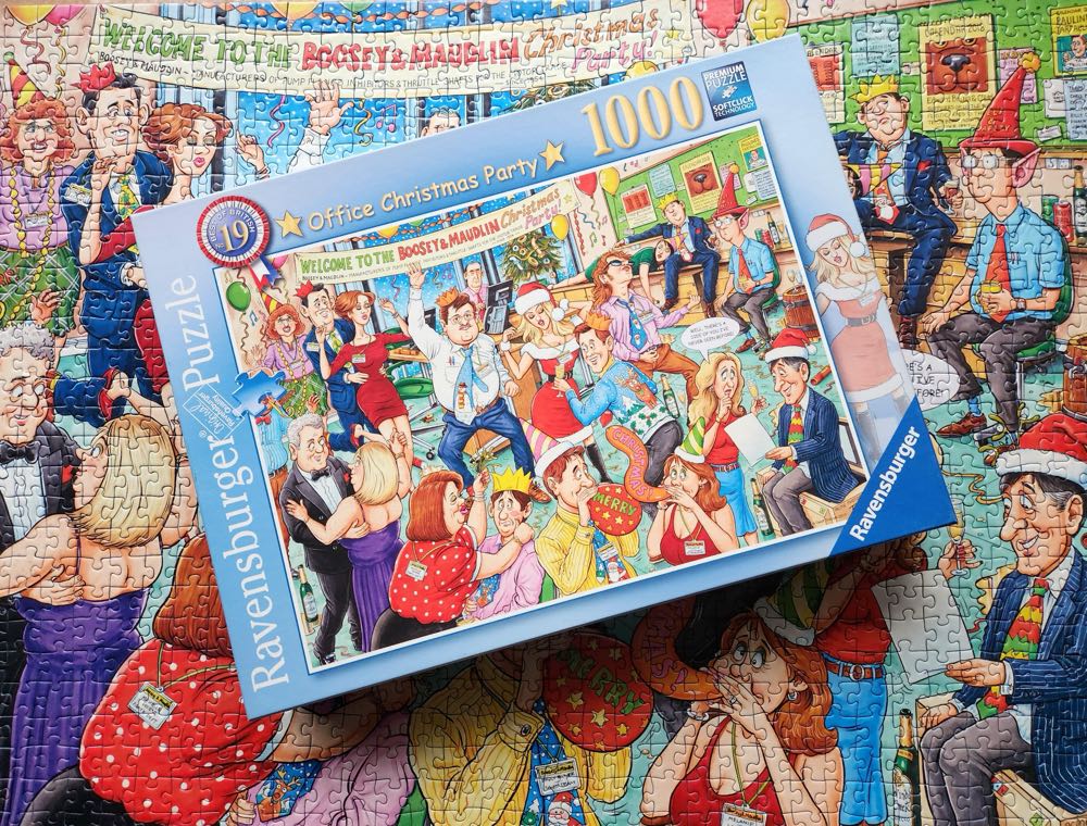 Office Christmas Party - Ravensburger puzzle collectible [Barcode 4005556197699] - Main Image 4