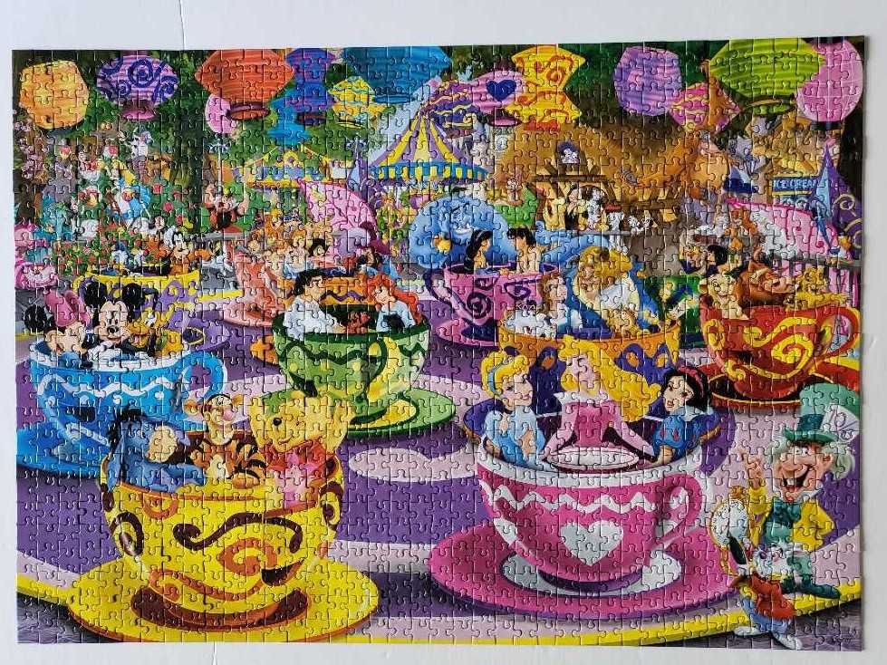 Disney Mad Tea Cups - King puzzle collectible [Barcode 8710125558875] - Main Image 2