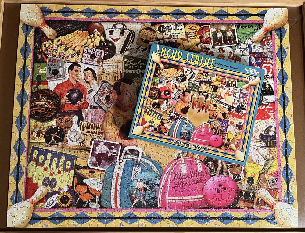 Lucky Strike** - White Mountain puzzle collectible [Barcode 724819253258] - Main Image 3