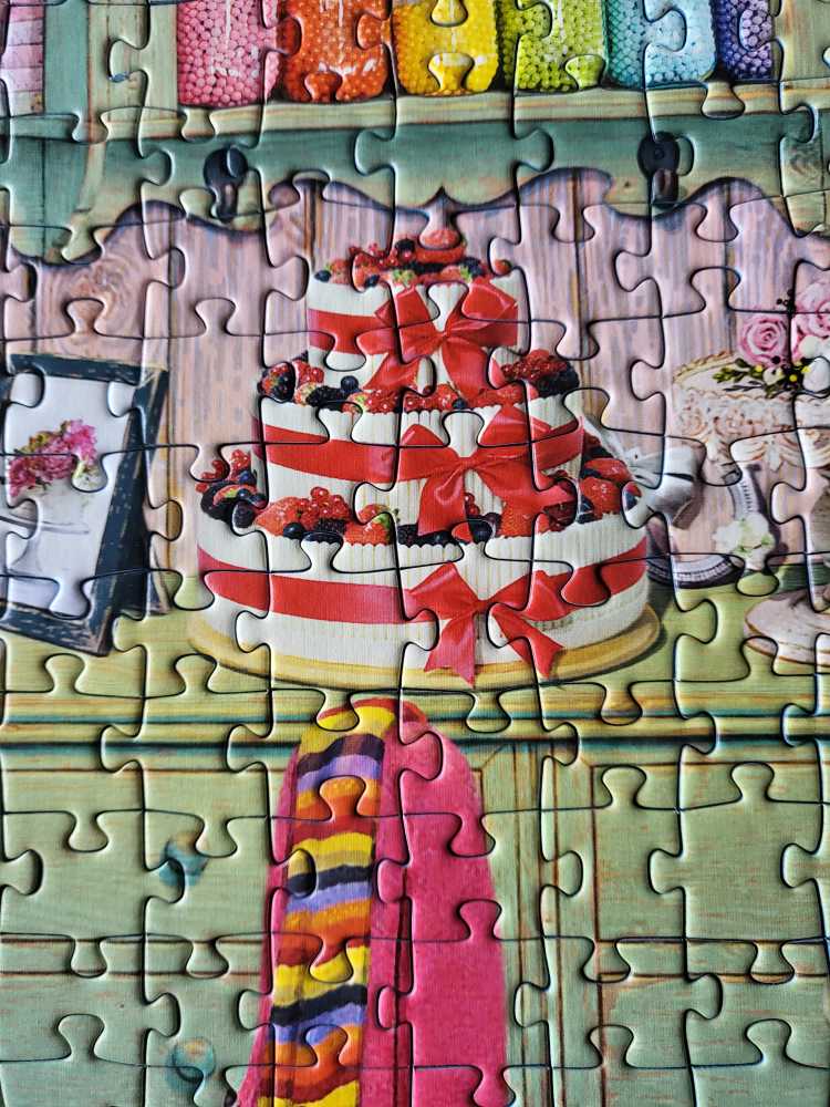 The Cake Shed - Keep - Ravensburger puzzle collectible [Barcode 4005556153169] - Main Image 3