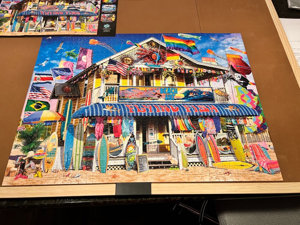 Surf Shack - Buffalo puzzle collectible [Barcode 079346122189] - Main Image 3