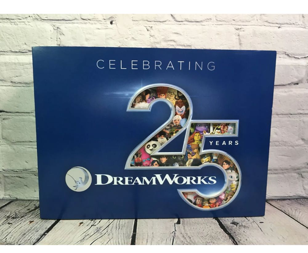 DREAMWORKS 25 Anniversary Artwork Animation - Ravensburger puzzle collectible - Main Image 2