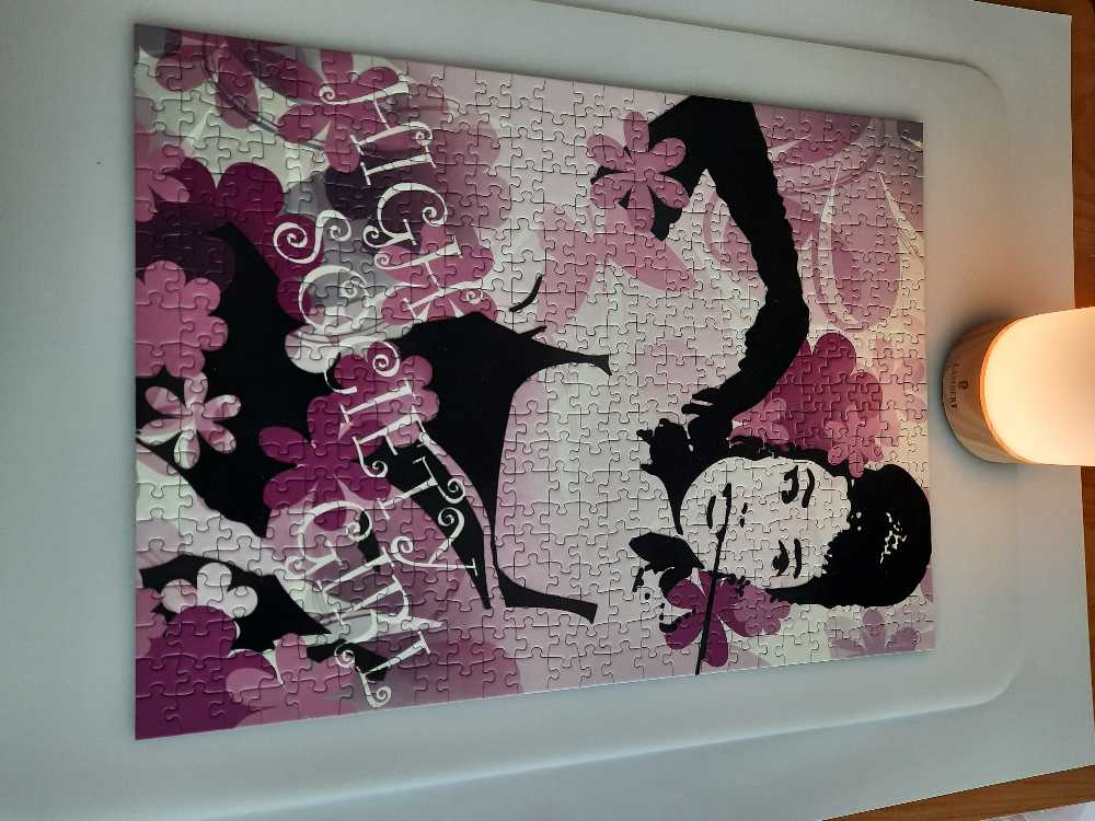 HIGH SOCIETY GIRL   - Ravensburger puzzle collectible - Main Image 3