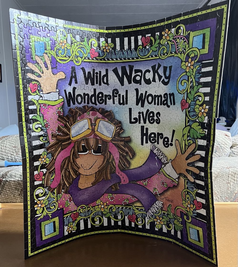 A Wild Wacky Wonderful Woman Lives Here! - White Mountain 🇺🇸 puzzle collectible [Barcode 724819253616] - Main Image 4