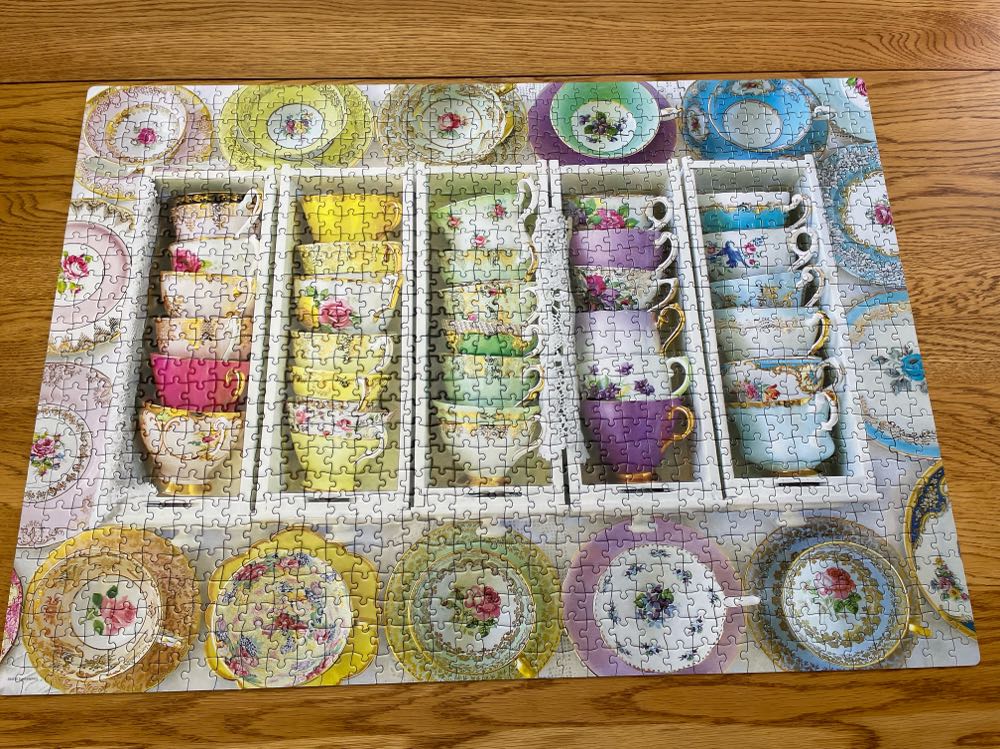 Colorful Tea Cups - Eurographics puzzle collectible [Barcode 628136753425] - Main Image 3