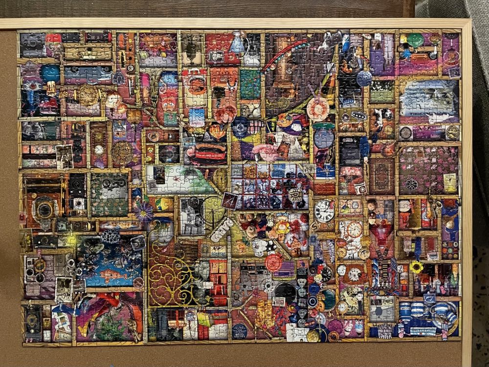 The Collector’s Cupboard - Ravensburger puzzle collectible [Barcode 4005556816736] - Main Image 3