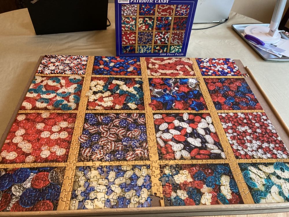 Patriotic Candy - Vermont Christmas Company puzzle collectible [Barcode 871241009288] - Main Image 2