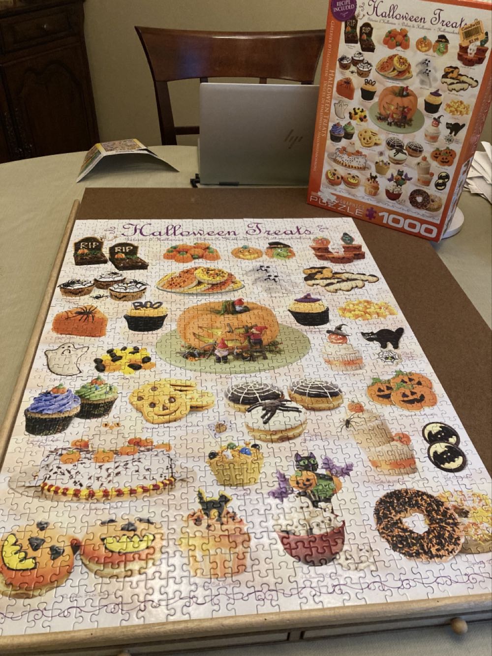 Halloween Treats** - Eurographic Kids puzzle collectible [Barcode 628136604321] - Main Image 2