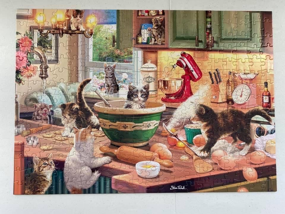 Sold-Kitten Kitchen Capers Teresa Lilly - Buffalo puzzle collectible [Barcode 079346027163] - Main Image 2