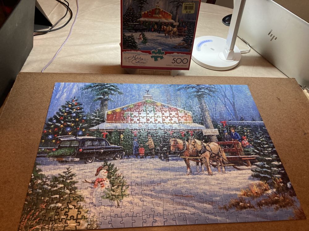 Holiday Tradition - Buffalo puzzle collectible [Barcode 079346036929] - Main Image 2