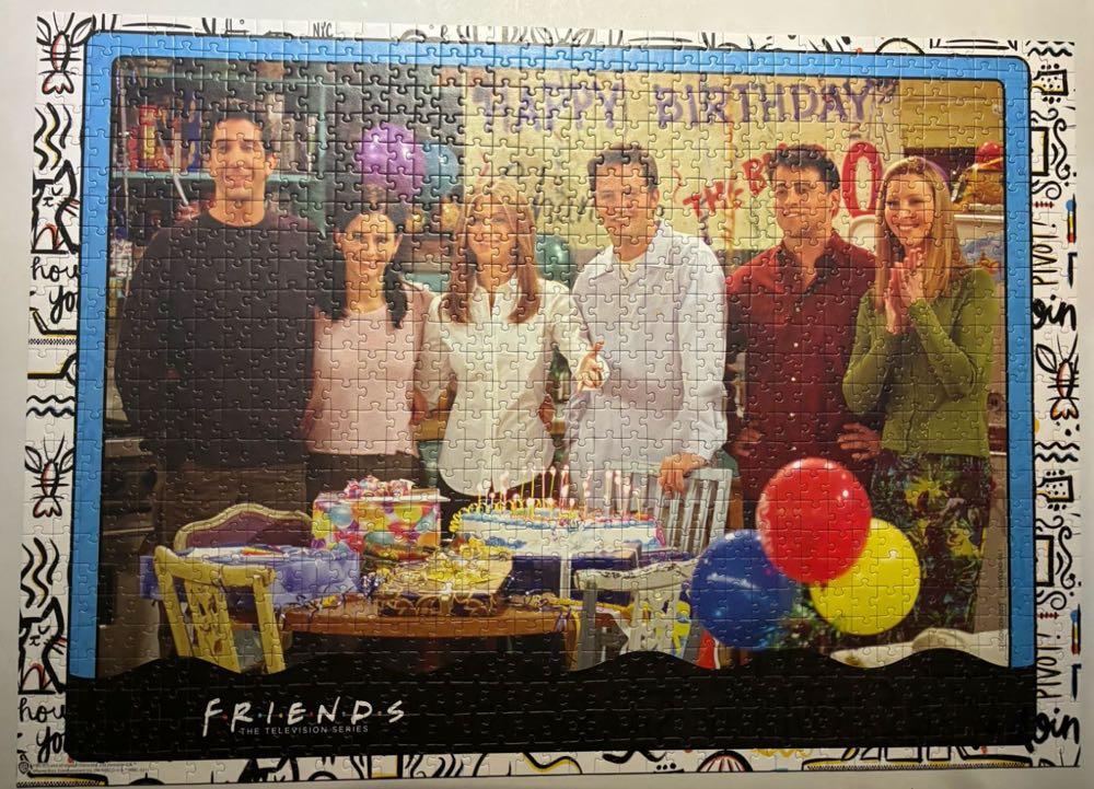 Friends: Happy Birthday - Winning Moves puzzle collectible [Barcode 5036905041867] - Main Image 2